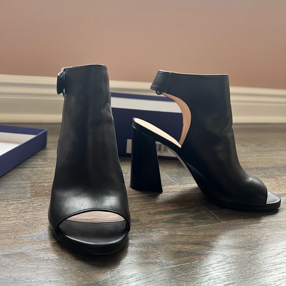 Stuart Weitzman booties in perfect condition